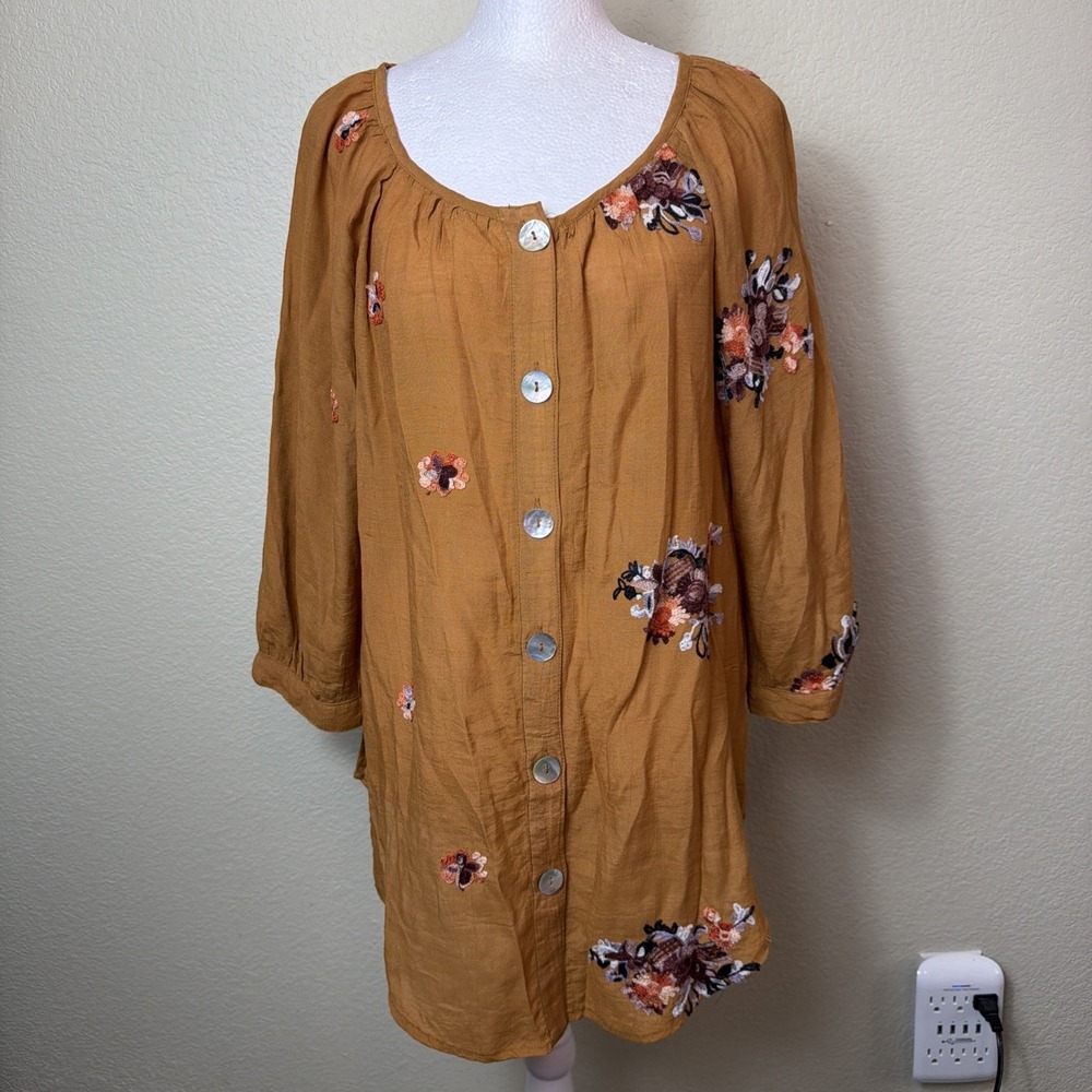 Fig and Flower Medium Womens Tunic Blouse Mustard Floral Embroidered Button Up